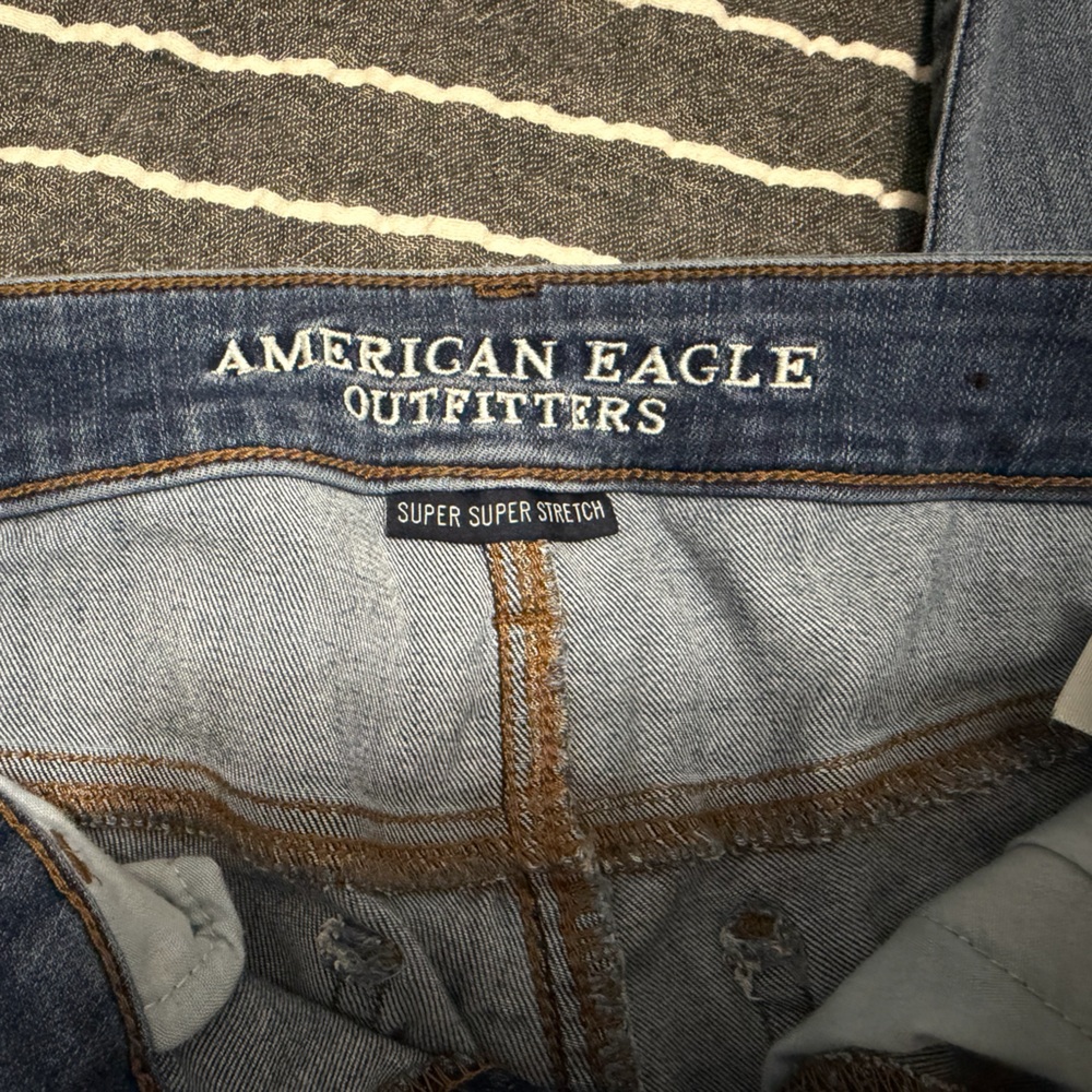 American Eagle Outfitters distressed Jegging Crop denim - Picture 2 of 5